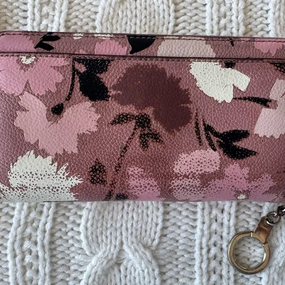 kate spade floral zip-around wallet in mauve and pink - Picture 3 of 4